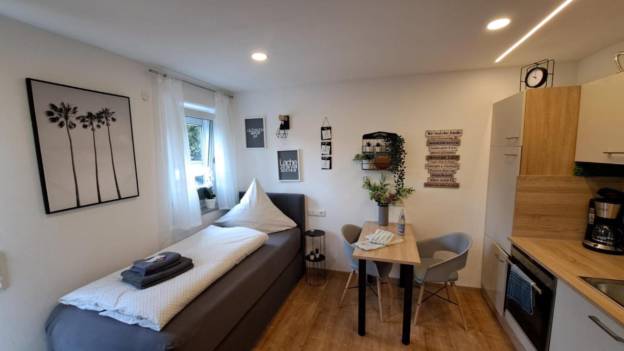 Appartment-Ferienwohnung Mit Kueche, Bad, Kostenlos Wlan, Modern Eingerichtet Roding Quarto foto