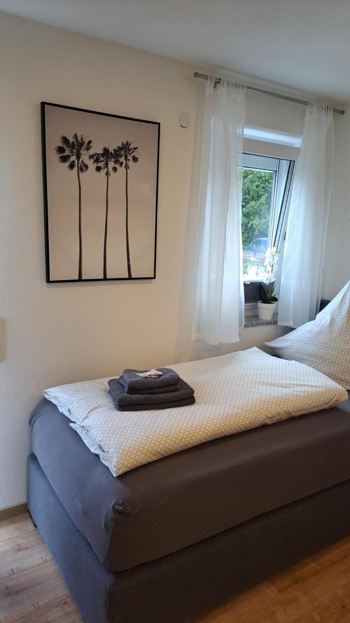 Appartment-Ferienwohnung Mit Kueche, Bad, Kostenlos Wlan, Modern Eingerichtet Roding Quarto foto